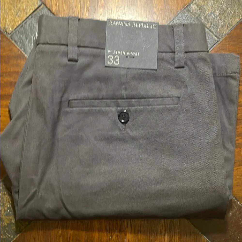Banana Republic Men’s Aiden Shorts. Color Dark Gray, Size 33, Retail $55. NWT.